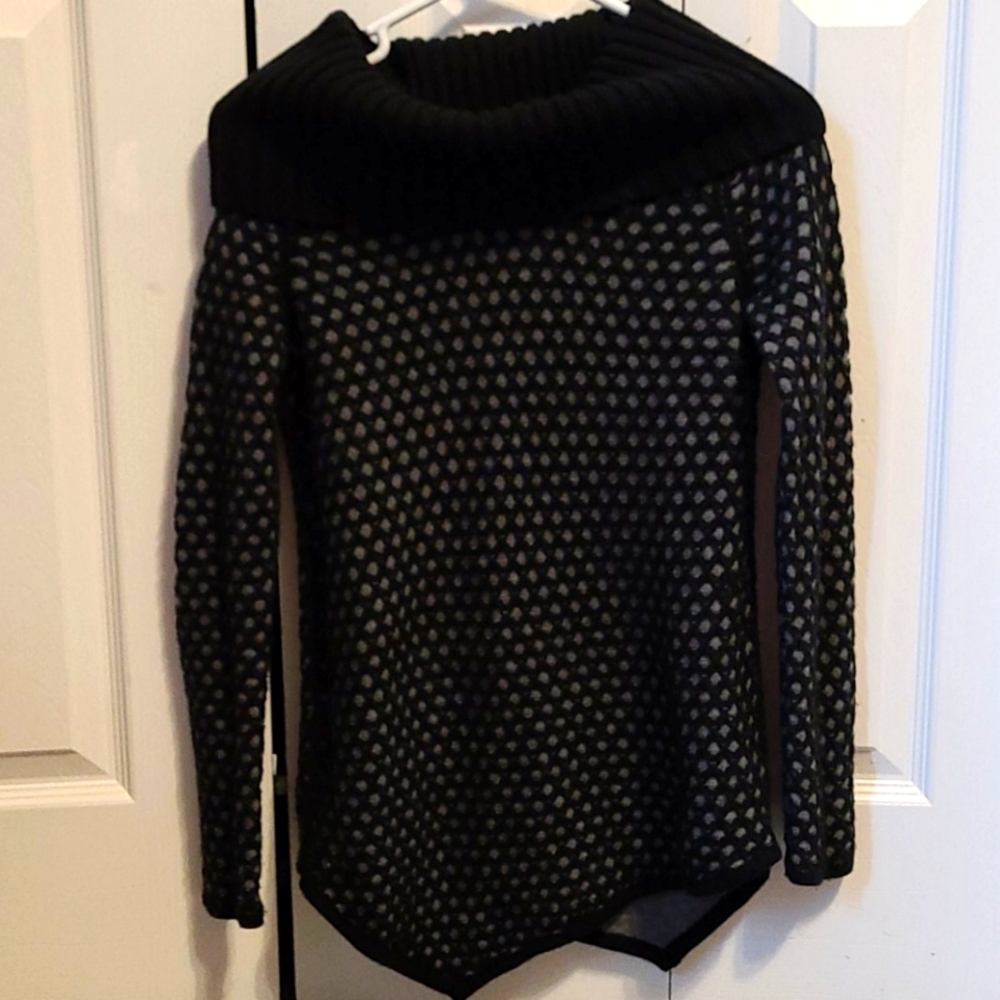 D18-express size s/p womenz sweater